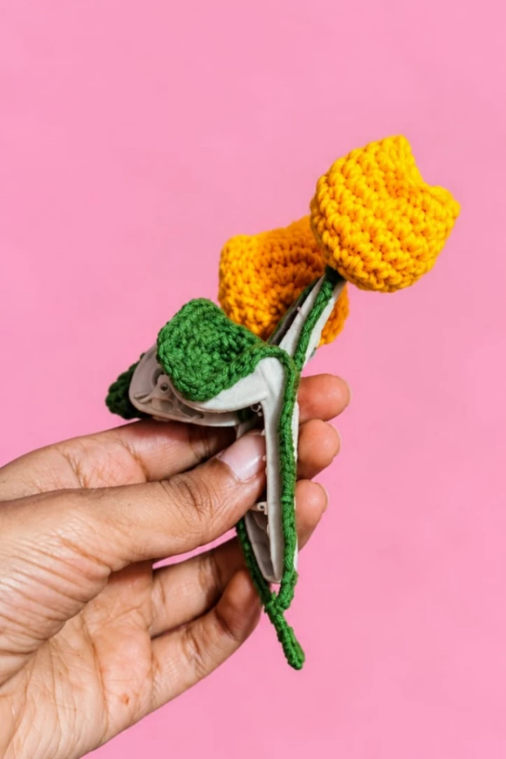 Crochet Tulip Hair Clip (yellow)